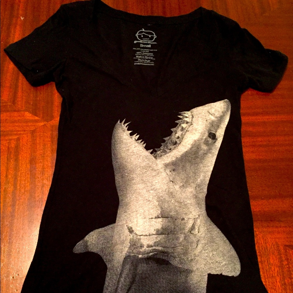 Women’s shark graphic T Vneck